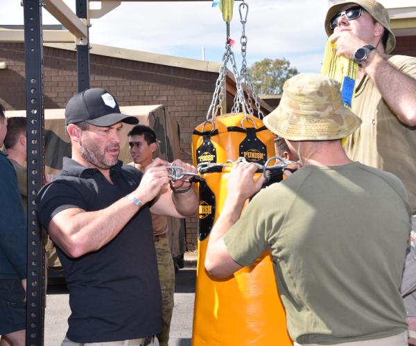 1st Signal Regiment Takes Delivery Of Hq 1 Div / Djfhq Deployable Gym.